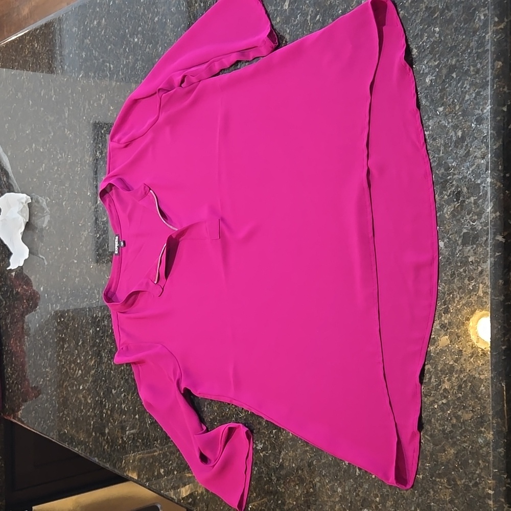 Express 3/4 sleeve zipper front